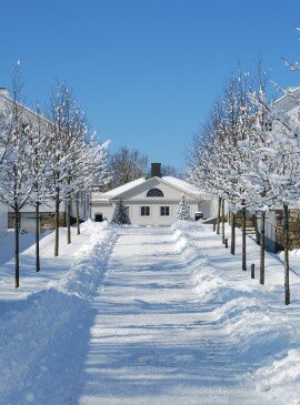 Gunnebo slott i snöskrud.